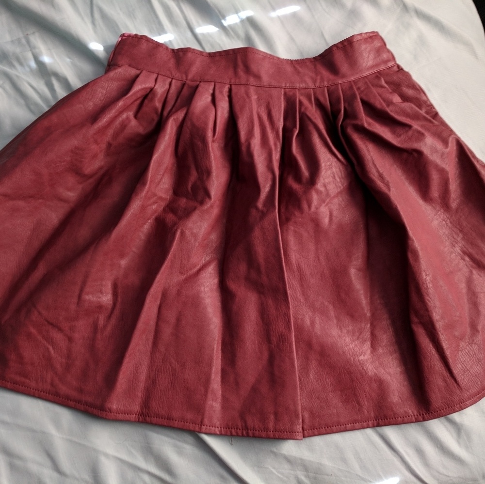 NWT Beautiful maroon faux leather pleated skirt